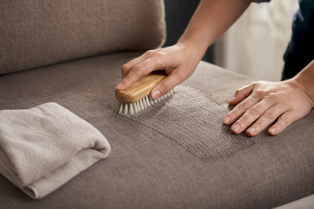 Soft brush restoring microfiber fabric nap